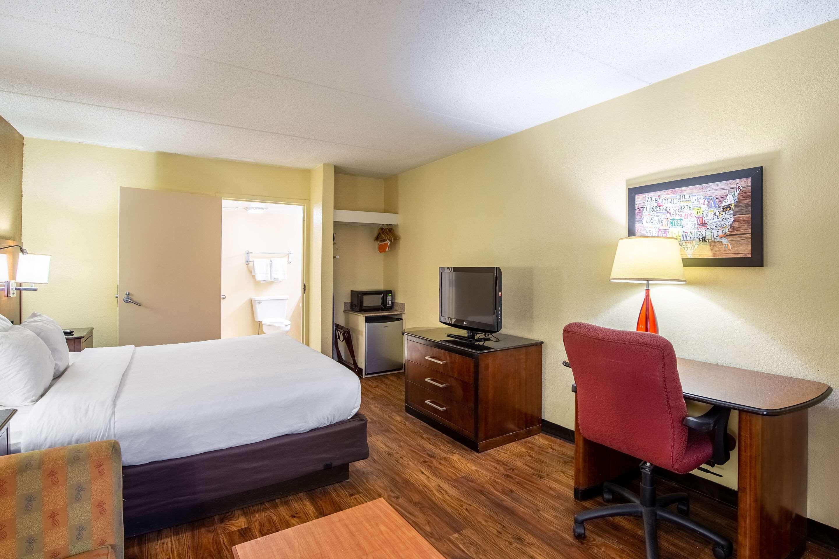 Econo Lodge Naval Station Norfolk Eksteriør bilde