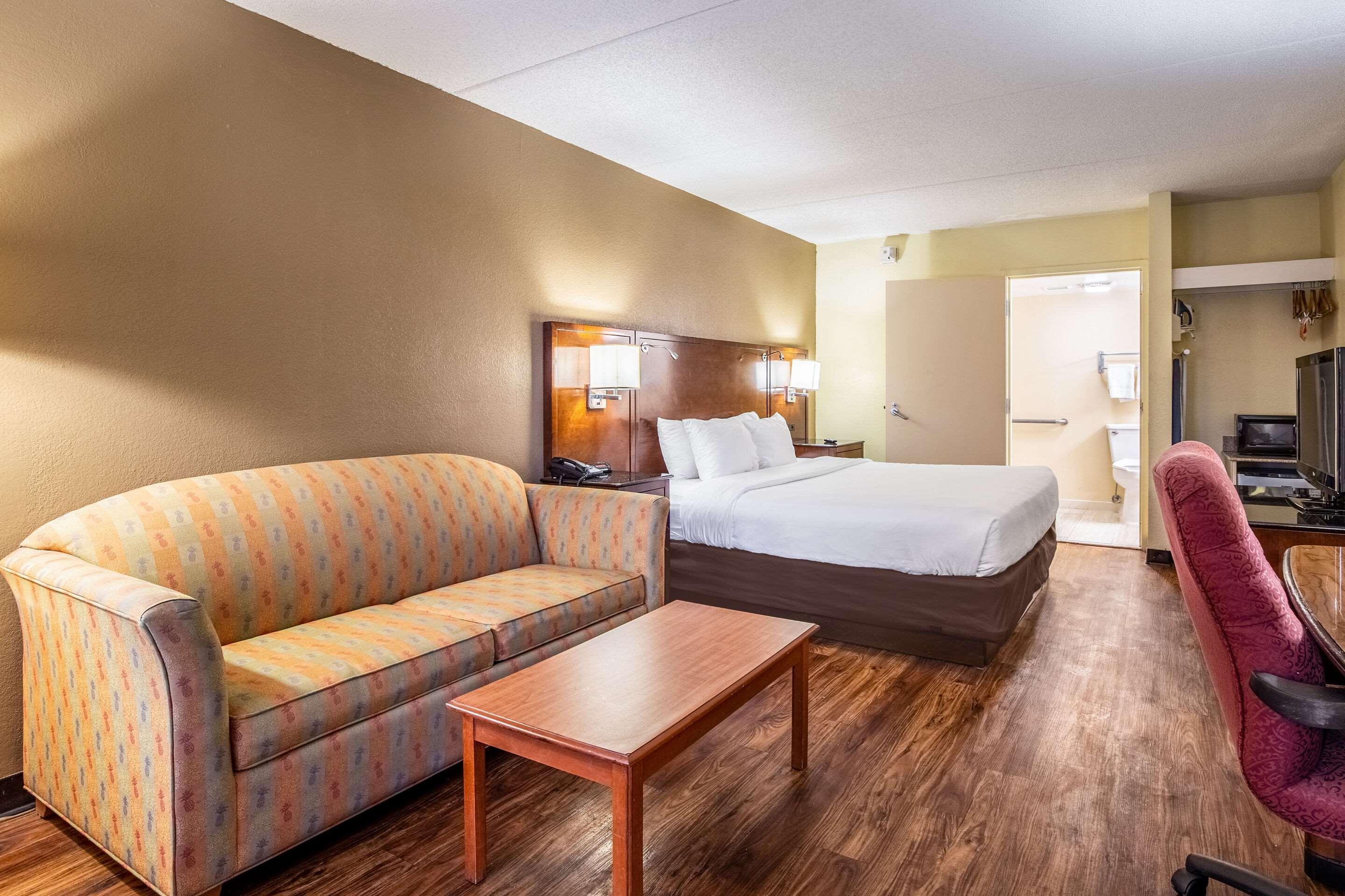 Econo Lodge Naval Station Norfolk Eksteriør bilde